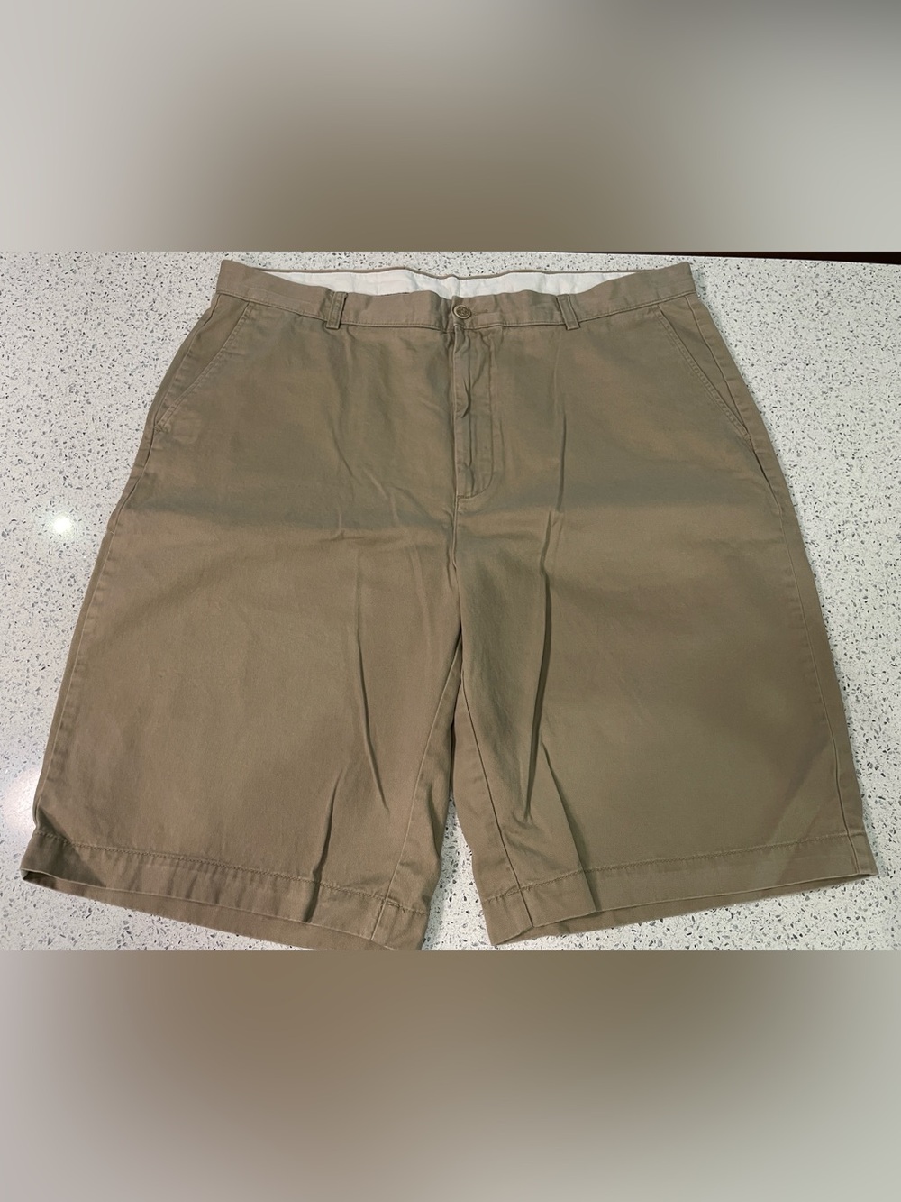 Roundtree & Yorke Men's Flat-Front Chino Shorts - Tan